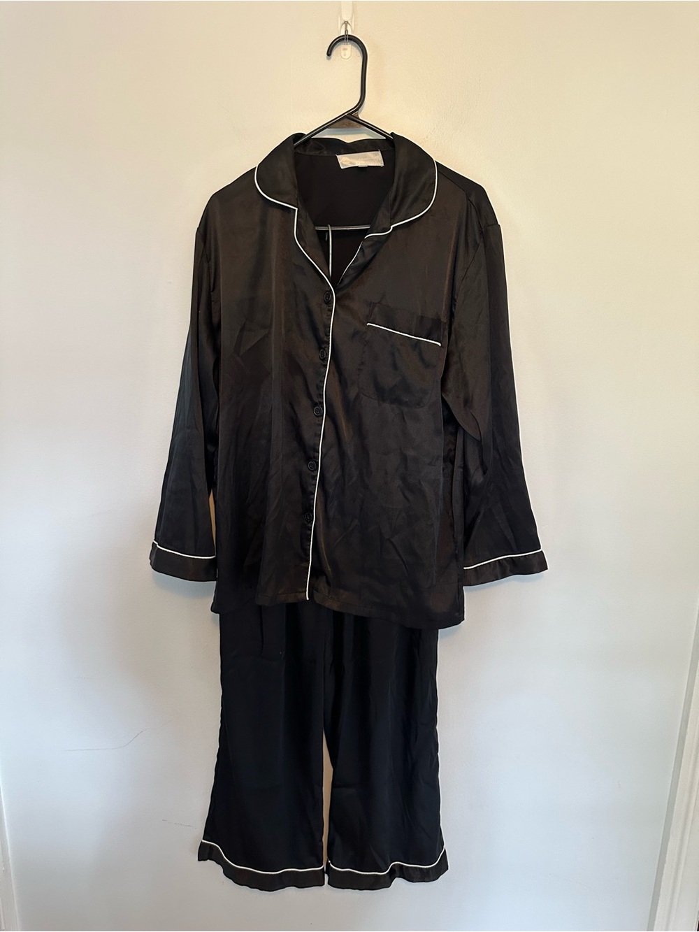 Alexander Del Rossa Black with white piping silk feel pajamas size large